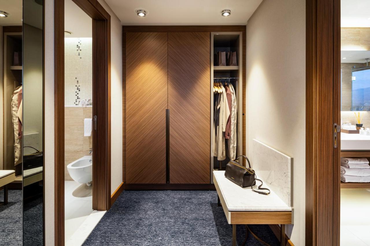 Grand Hotel Millennium Sofia Bagian luar foto A walk-in wardrobe