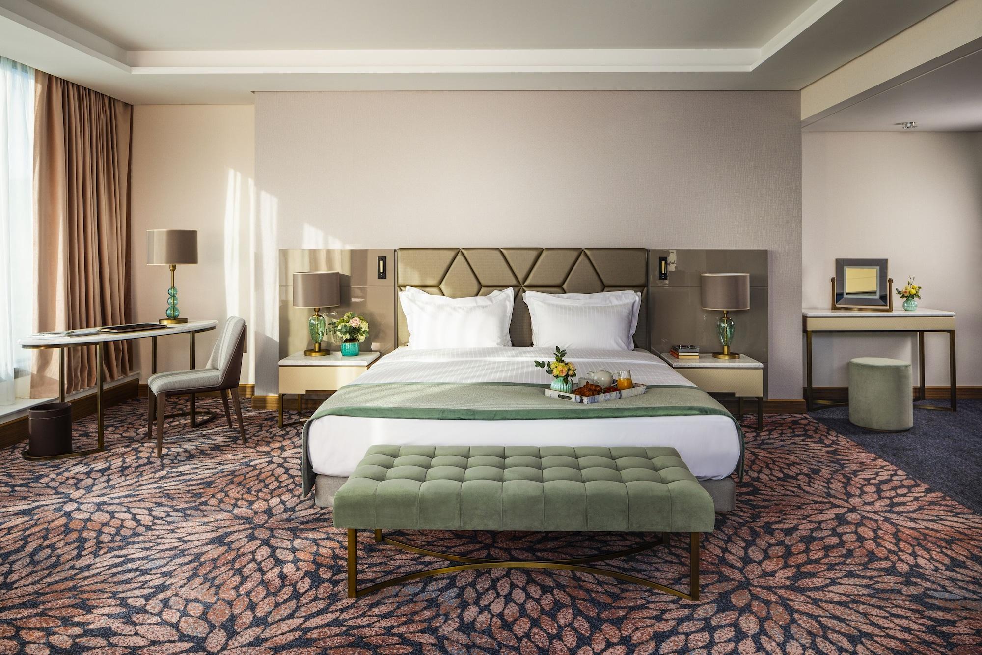 Grand Hotel Millennium Sofia Bagian luar foto Deluxe Room
