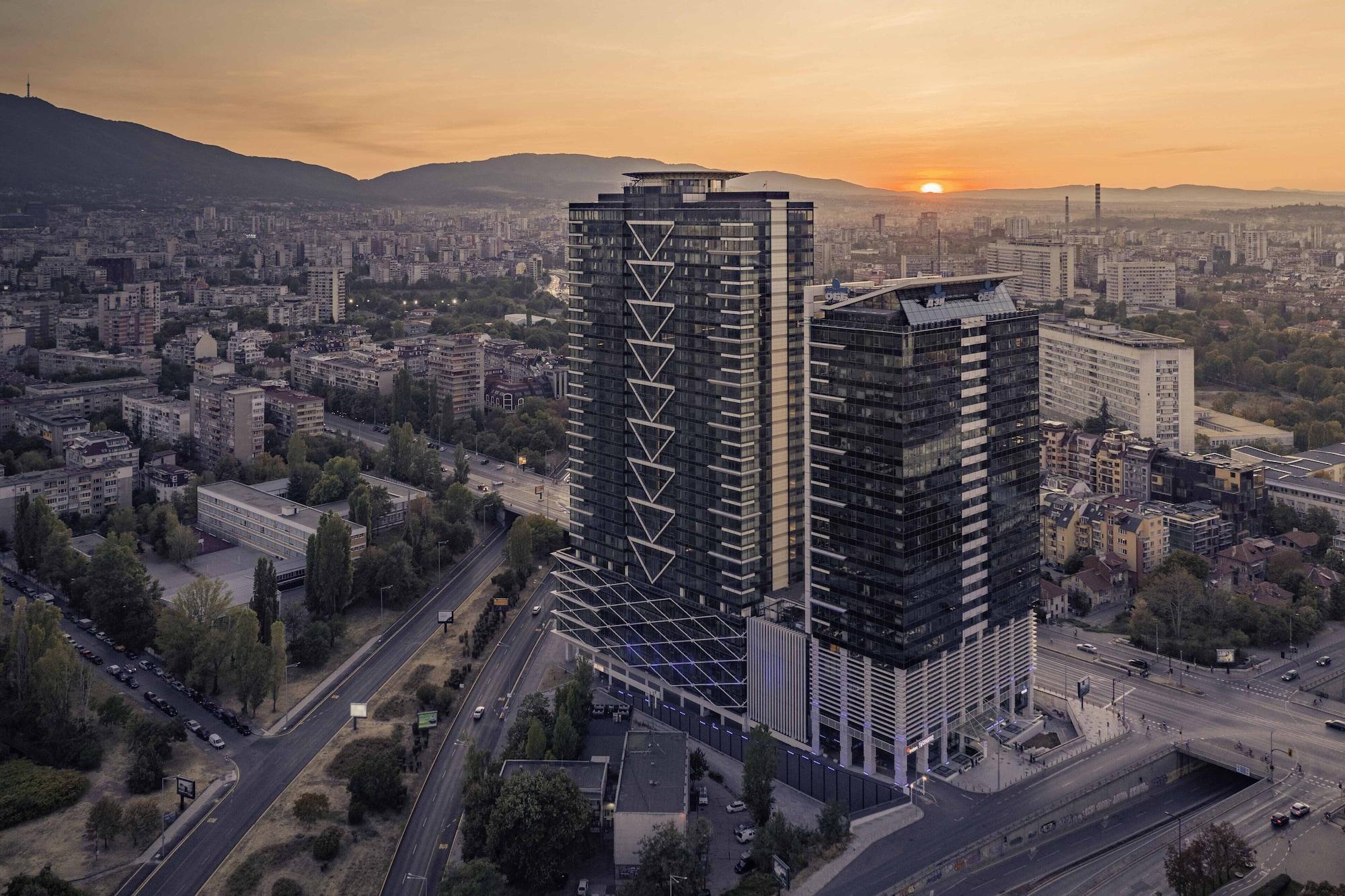 Grand Hotel Millennium Sofia Bagian luar foto The complex