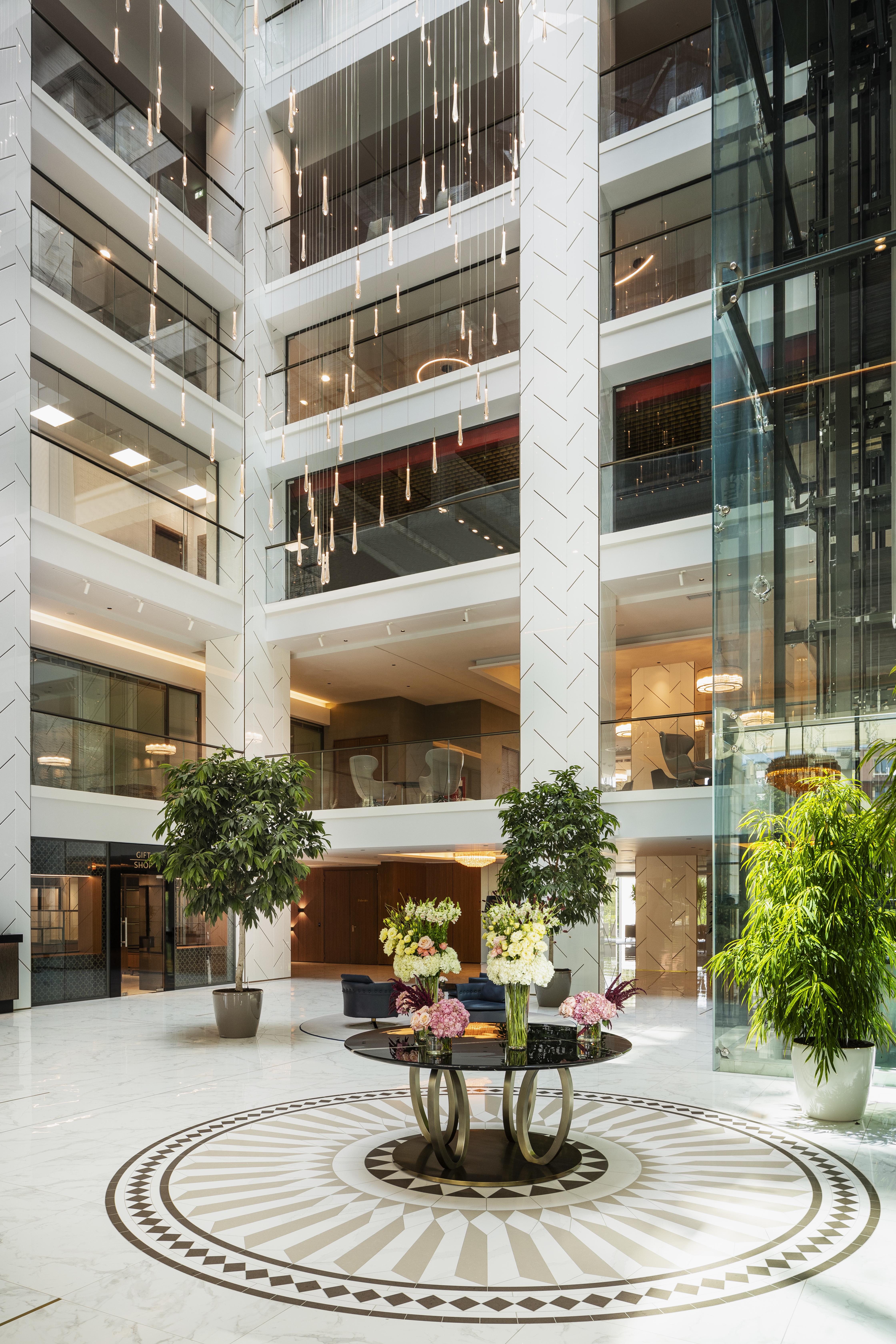 Grand Hotel Millennium Sofia Bagian luar foto The interior of the hotel