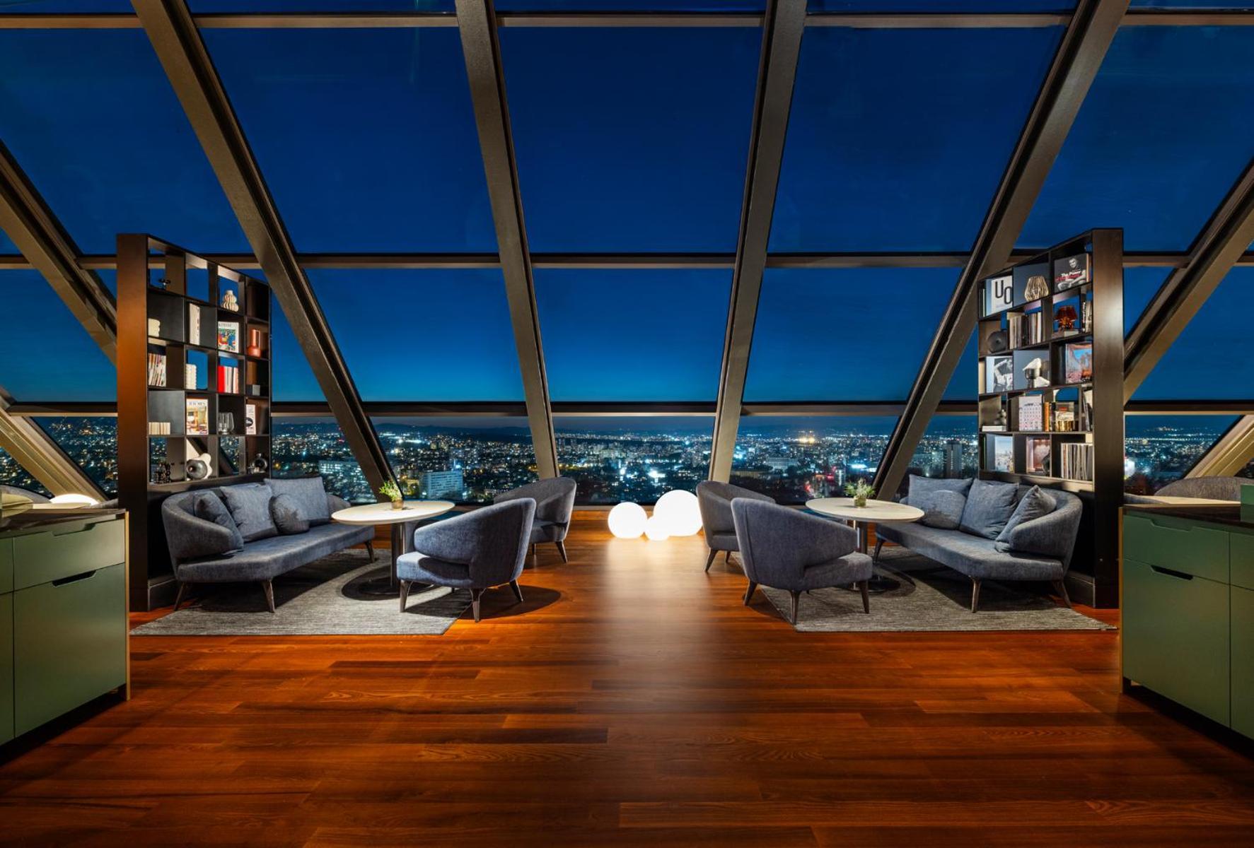 Grand Hotel Millennium Sofia Bagian luar foto The Library at The Westin Seoul